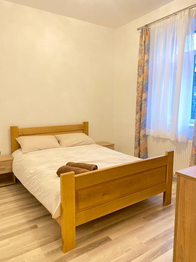 Central House Oradea Ngoại thất bức ảnh
